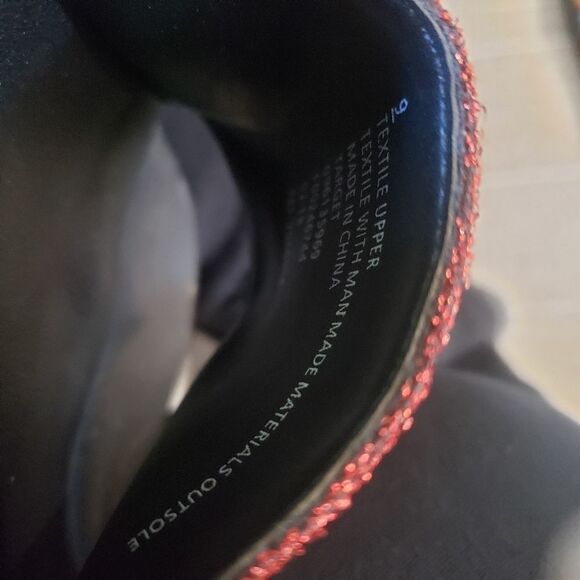 PRIDE Rainbow Sandals Mad Love Target - Picture 6 of 6